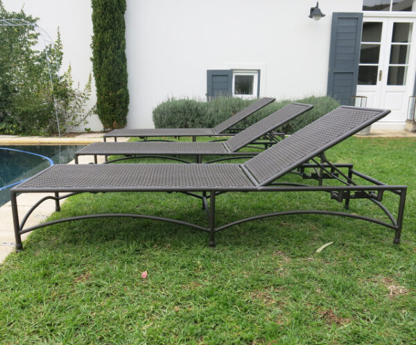 St Francis Lounger - Image 3