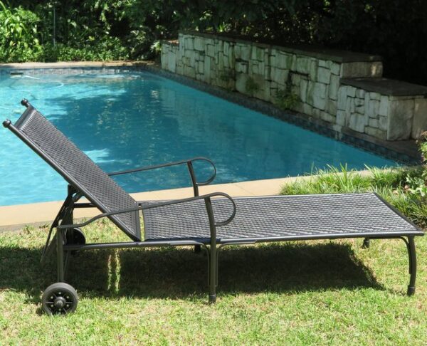 St Francis Lounger - Image 2