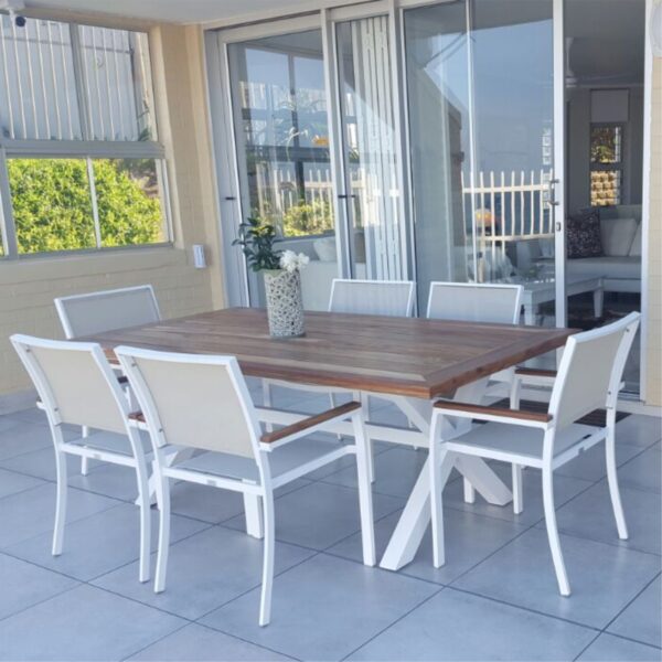 Riversdale Table